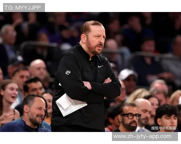 尼克斯正式聘请迈克担任新任主教练开启球队重建新篇章