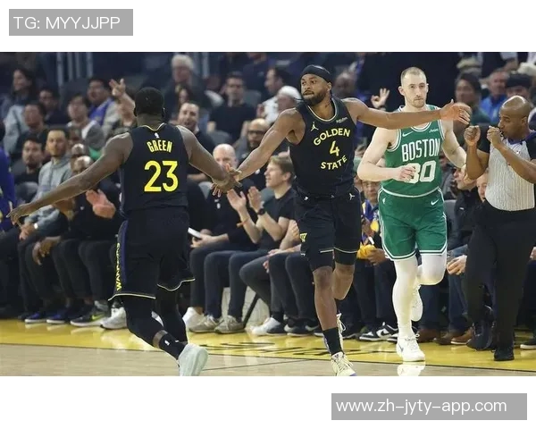 快船逆转掘金的精彩瞬间揭示了球队韧性与团结的力量